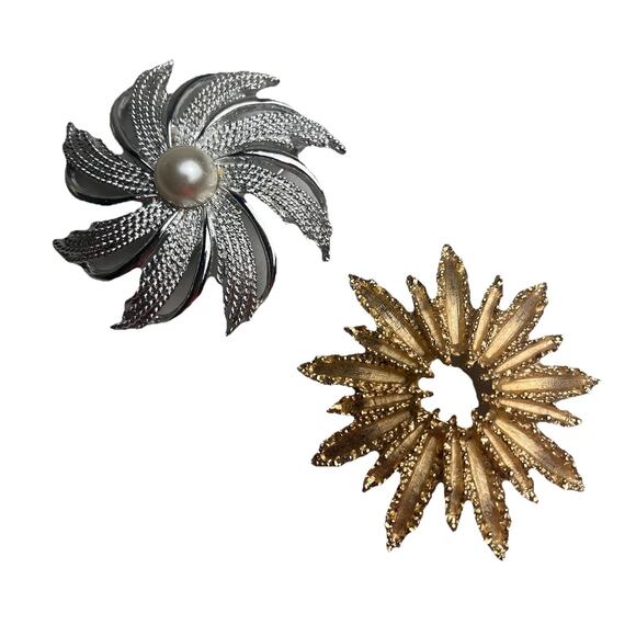 Vintage Starburst Swirl Brooches Gold & Silver Tone Pearl Avon Sarah Coventry - Picture 1 of 11